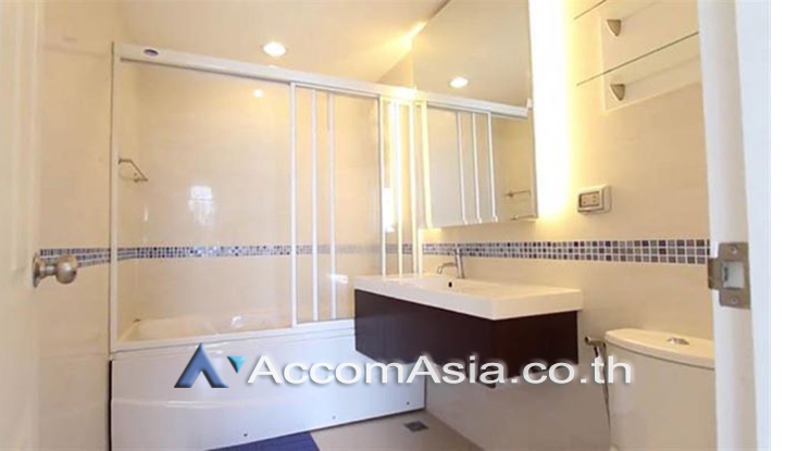  2 Bedrooms  Condominium For Rent in Sukhumvit, Bangkok  near BTS Phra khanong (1519936)