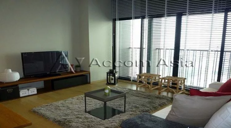  1 Bedroom  Condominium For Rent in Sukhumvit, Bangkok  near BTS Ekkamai (1519967)