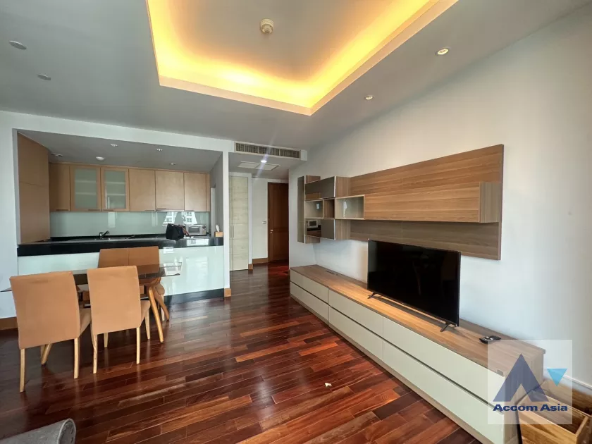  2 Bedrooms  Condominium For Rent in Sathorn, Bangkok  near BTS Chong Nonsi (20769)