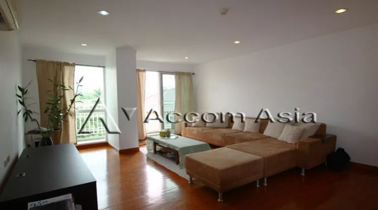  3 Bedrooms  Condominium For Rent in Sathorn, Bangkok  (1519990)