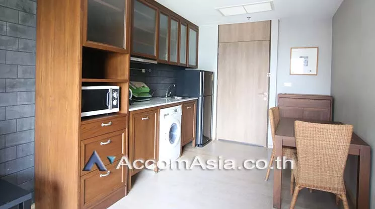  1 Bedroom  Condominium For Rent in Sukhumvit, Bangkok  near BTS Thong Lo (1520022)