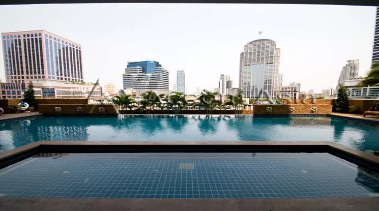  3 Bedrooms  Apartment For Rent in Sukhumvit, Bangkok  near BTS Phrom Phong (1720051)