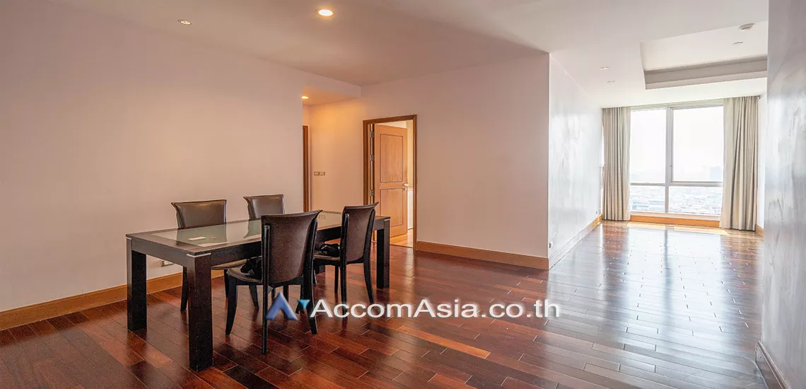  2 Bedrooms  Condominium For Rent in Sathorn, Bangkok  near BTS Chong Nonsi (20777)