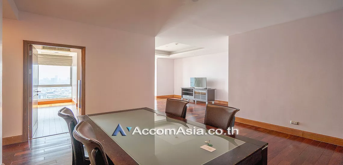  2 Bedrooms  Condominium For Rent in Sathorn, Bangkok  near BTS Chong Nonsi (20777)