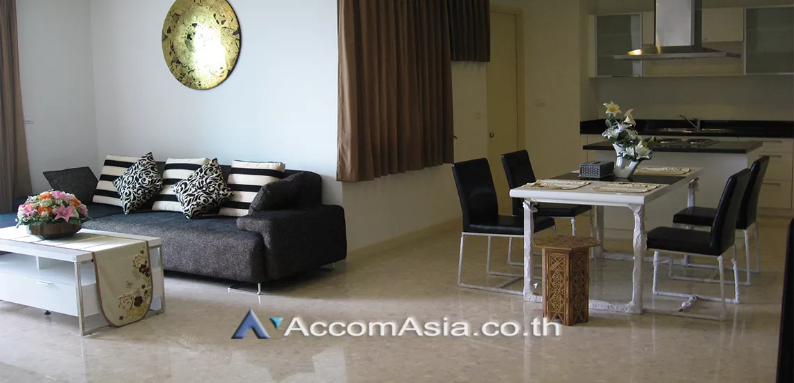  3 Bedrooms  Condominium For Rent in Sukhumvit, Bangkok  near BTS Ekkamai (1520073)