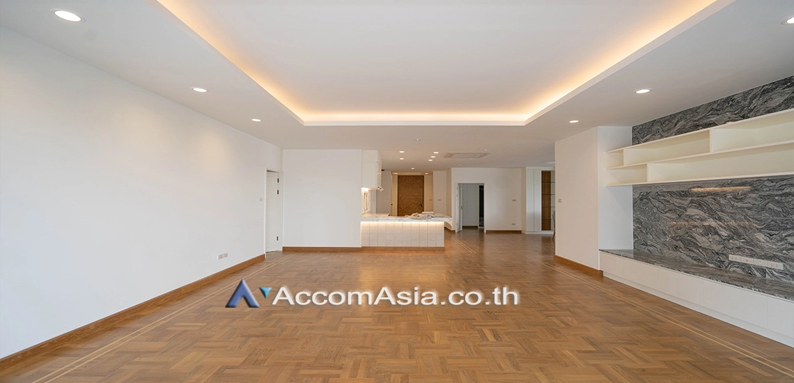  3 Bedrooms  Condominium For Rent in Sukhumvit, Bangkok  near BTS Nana (1520153)