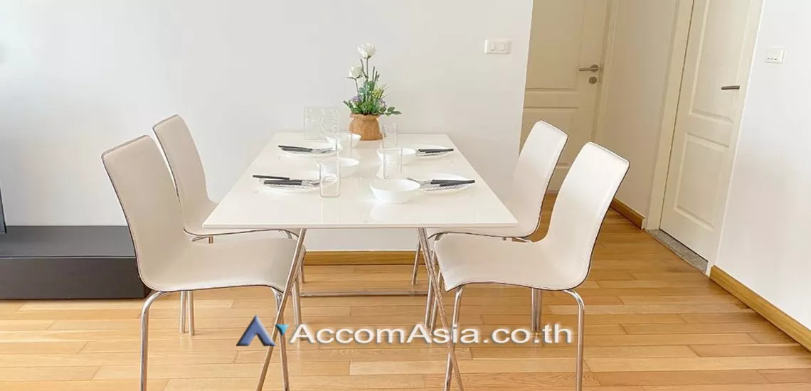 Corner Unit |  2 Bedrooms  Condominium For Rent in Sukhumvit, Bangkok  near BTS Phrom Phong (1520194)