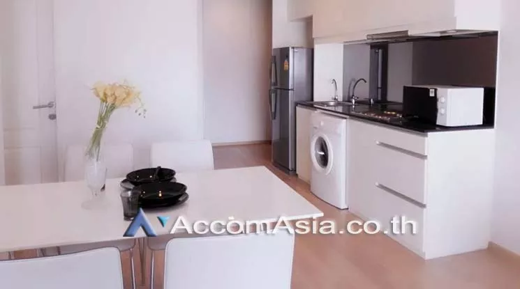 Corner Unit |  2 Bedrooms  Condominium For Rent in Sukhumvit, Bangkok  near BTS Phrom Phong (1520194)