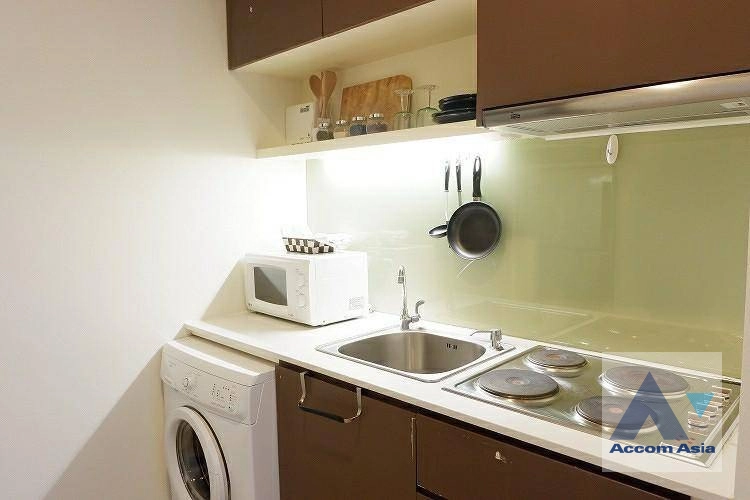 Fully Furnished, Corner Unit |  2 Bedrooms  Condominium For Rent in Sukhumvit, Bangkok  near BTS Phrom Phong (1520195)