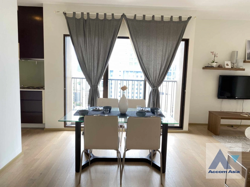 Fully Furnished, Corner Unit |  2 Bedrooms  Condominium For Rent in Sukhumvit, Bangkok  near BTS Phrom Phong (1520195)