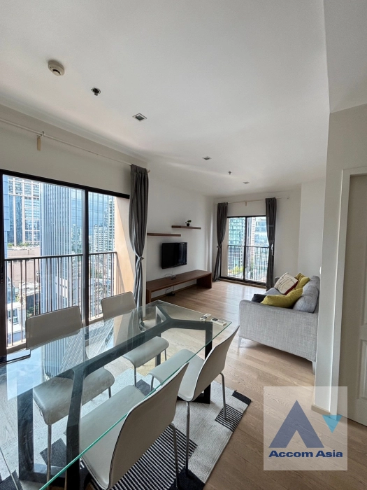 Fully Furnished, Corner Unit |  2 Bedrooms  Condominium For Rent in Sukhumvit, Bangkok  near BTS Phrom Phong (1520195)