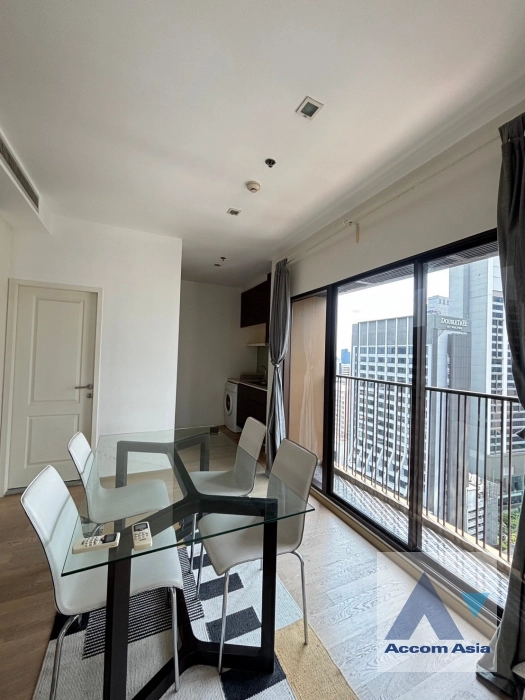 Fully Furnished, Corner Unit |  2 Bedrooms  Condominium For Rent in Sukhumvit, Bangkok  near BTS Phrom Phong (1520195)