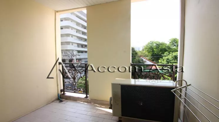  2 Bedrooms  Apartment For Rent in Sukhumvit, Bangkok  near BTS Phrom Phong (1420207)