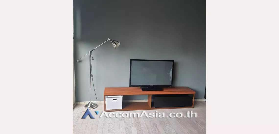 Big Balcony |  1 Bedroom  Condominium For Rent & Sale in Sukhumvit, Bangkok  near BTS Thong Lo (1520211)