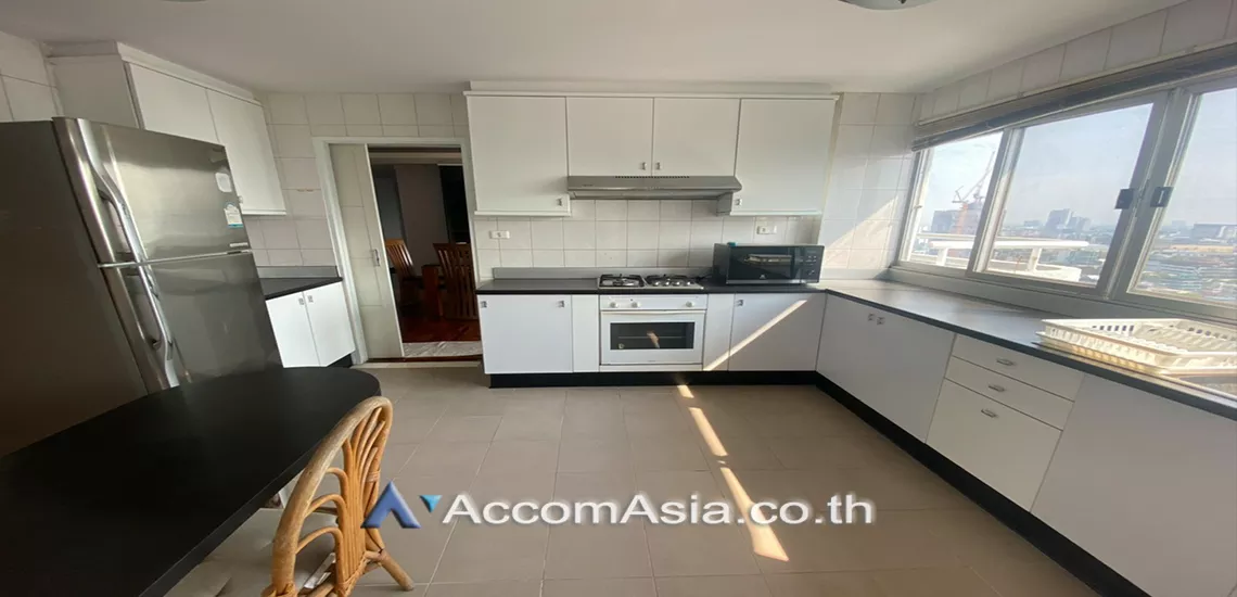 Big Balcony |  3 Bedrooms  Condominium For Rent in Sukhumvit, Bangkok  near BTS Phrom Phong (1520223)