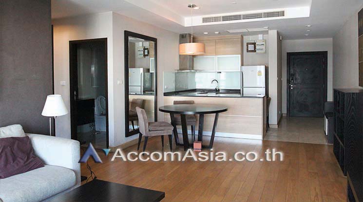  2 Bedrooms  Condominium For Sale in Sathorn, Bangkok  near BTS Sala Daeng - MRT Lumphini (1520411)