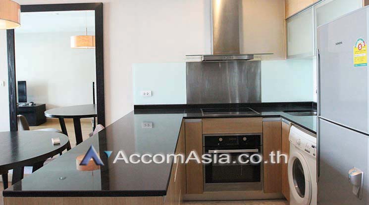  2 Bedrooms  Condominium For Sale in Sathorn, Bangkok  near BTS Sala Daeng - MRT Lumphini (1520411)