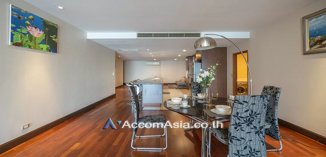  2 Bedrooms  Condominium For Rent in Sathorn, Bangkok  near BTS Chong Nonsi (1520456)