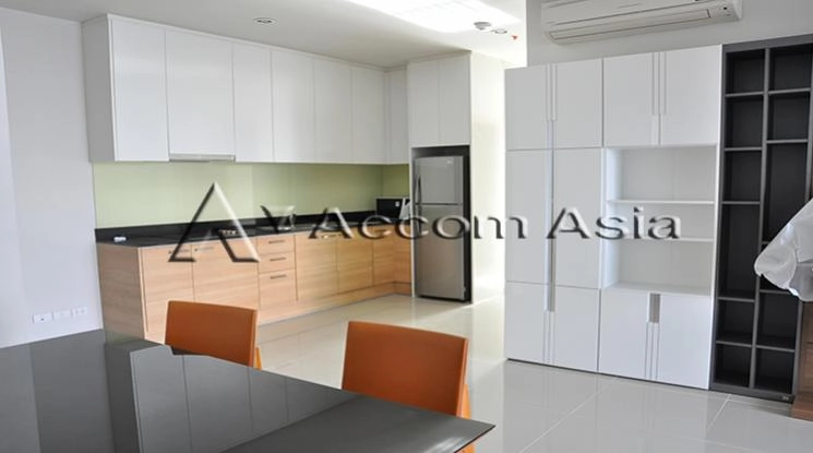  2 Bedrooms  Condominium For Rent & Sale in New Phetchaburi, Bangkok  near MRT Phetchaburi (1520474)