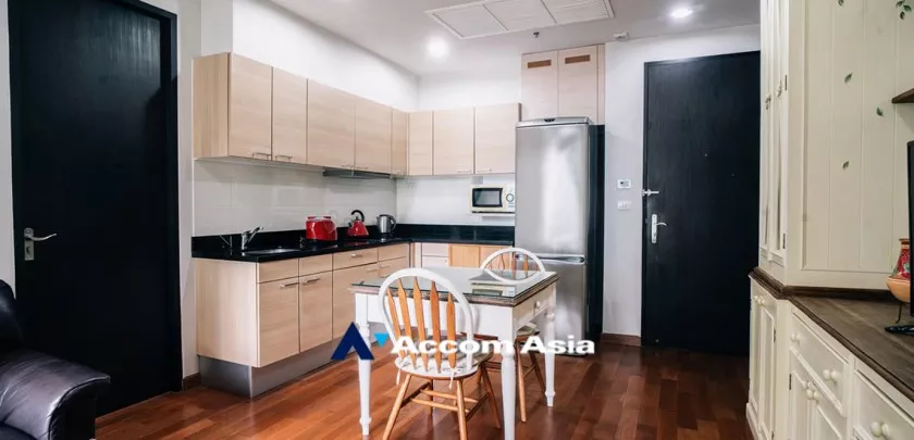  1 Bedroom  Condominium For Rent in Ploenchit, Bangkok  near BTS Chitlom (1520503)