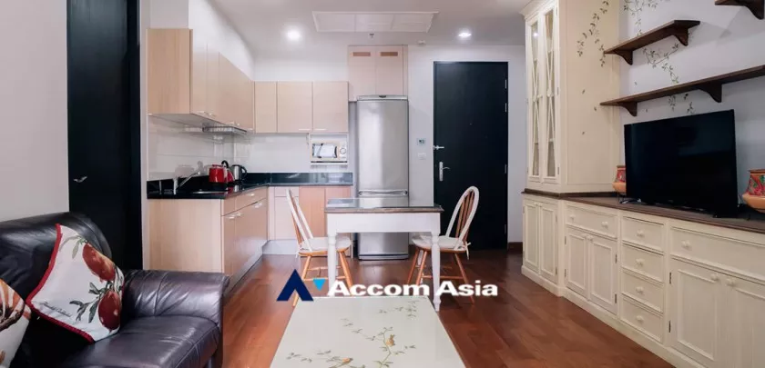  1 Bedroom  Condominium For Rent in Ploenchit, Bangkok  near BTS Chitlom (1520503)