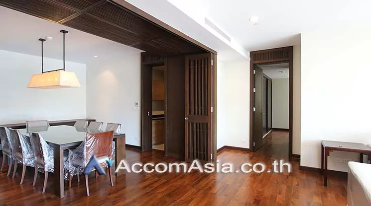  3 Bedrooms  Apartment For Rent in Sukhumvit, Bangkok  near BTS Thong Lo (1420737)