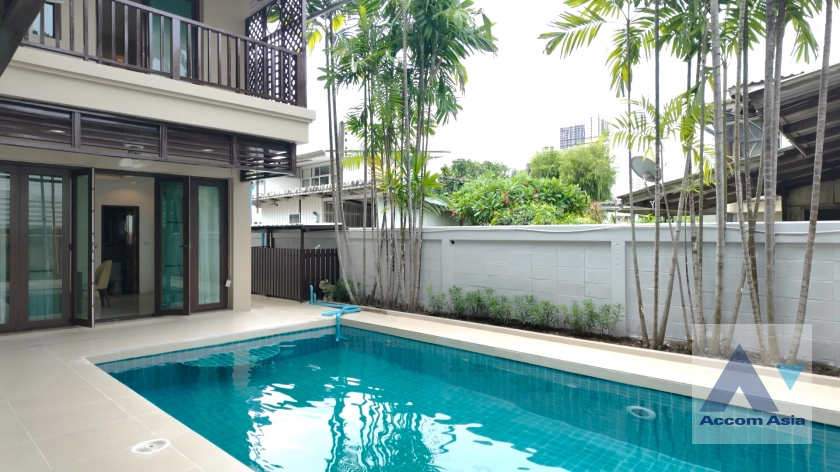 Private Swimming Pool |  4 Bedrooms  House For Rent in Sukhumvit, Bangkok  near BTS Phrom Phong (1920772)