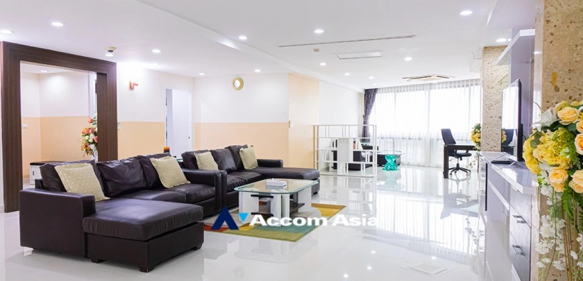 Pet friendly |  3 Bedrooms  Condominium For Rent & Sale in Sukhumvit, Bangkok  near BTS Phrom Phong (1520776)