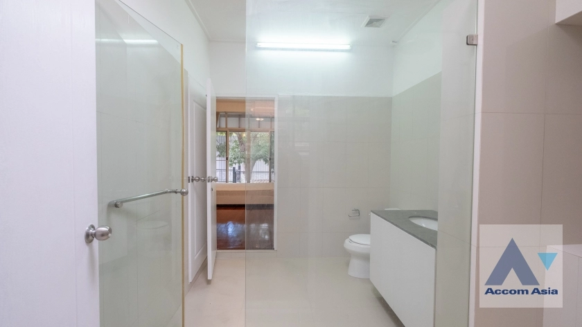 22  3 br House For Rent in sukhumvit ,Bangkok BTS Ekkamai 2520896