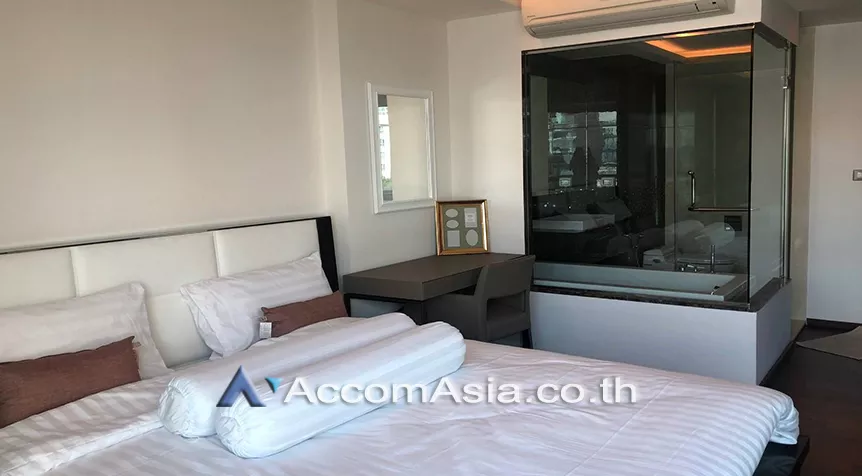  1 Bedroom  Condominium For Rent in Sukhumvit, Bangkok  near BTS Ekkamai (1520987)