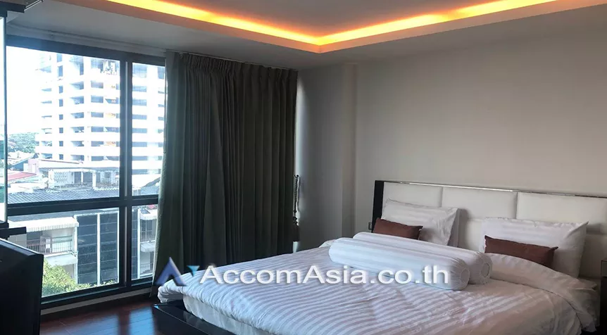  1 Bedroom  Condominium For Rent in Sukhumvit, Bangkok  near BTS Ekkamai (1520987)