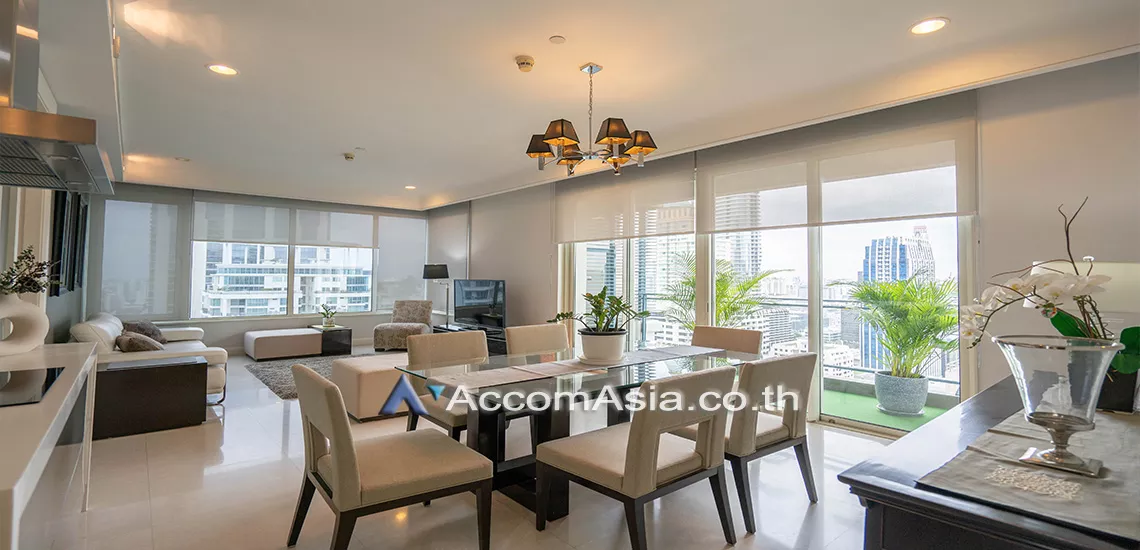  3 Bedrooms  Condominium For Rent in Ploenchit, Bangkok  near BTS Chitlom (1521054)