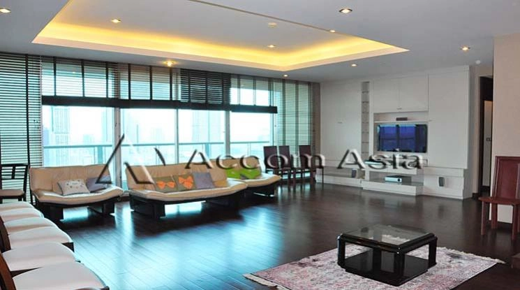  3 Bedrooms  Condominium For Rent in Sathorn, Bangkok  near BTS Chong Nonsi (1521072)