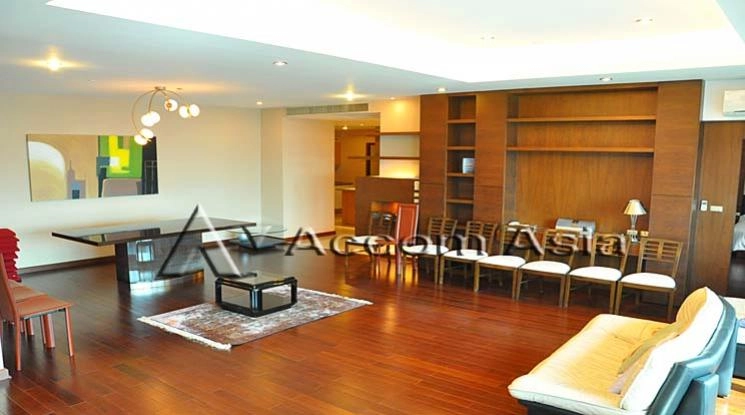  3 Bedrooms  Condominium For Rent in Sathorn, Bangkok  near BTS Chong Nonsi (1521072)