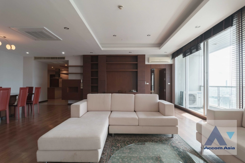  3 Bedrooms  Condominium For Rent in Sathorn, Bangkok  near BTS Chong Nonsi (1521072)