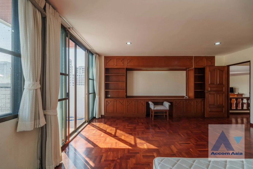 12  3 br Apartment For Rent in Sukhumvit ,Bangkok BTS Asok - MRT Sukhumvit at Spacious space with a cozy 1421074