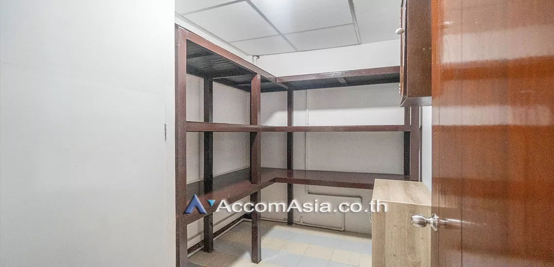 6  2 br Apartment For Rent in Sukhumvit ,Bangkok BTS Thong Lo at Greenery garden and privacy 1421075