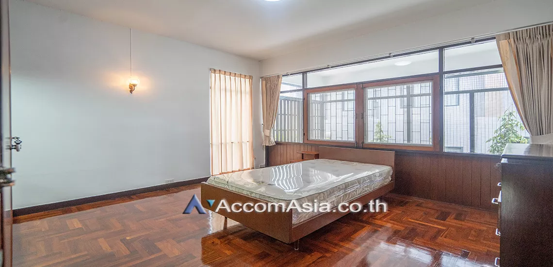 8  2 br Apartment For Rent in Sukhumvit ,Bangkok BTS Thong Lo at Greenery garden and privacy 1421075