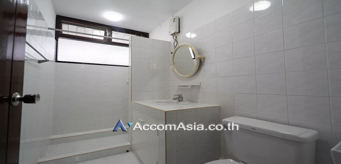 9  2 br Apartment For Rent in Sukhumvit ,Bangkok BTS Thong Lo at Greenery garden and privacy 1421075