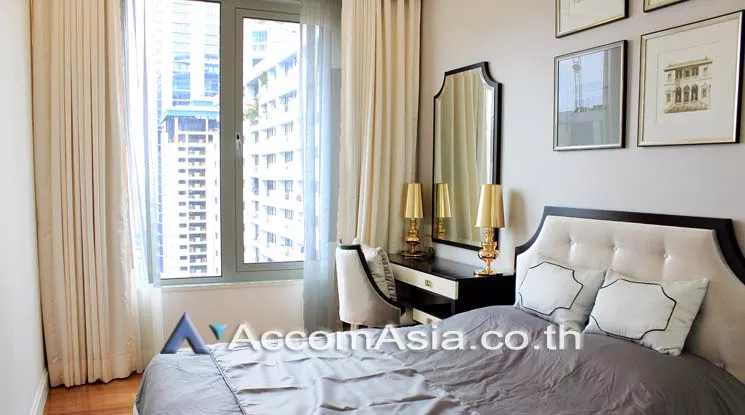  2 Bedrooms  Condominium For Rent in Ploenchit, Bangkok  near BTS Chitlom (1521154)