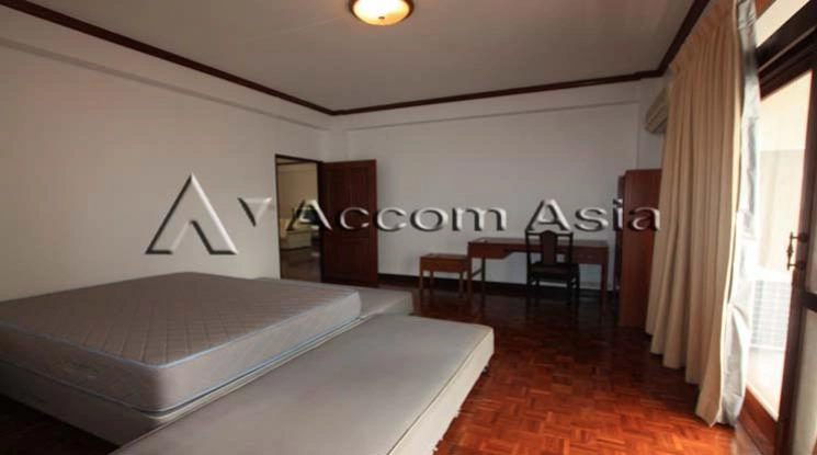 7  3 br Apartment For Rent in Sathorn ,Bangkok BTS Chong Nonsi at The Lush Greenery Residence 10192