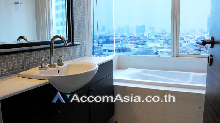 6  3 br Condominium For Sale in Charoen Nakhon ,Bangkok BTS Krung Thon Buri at WaterMark Chaophraya River 1521361