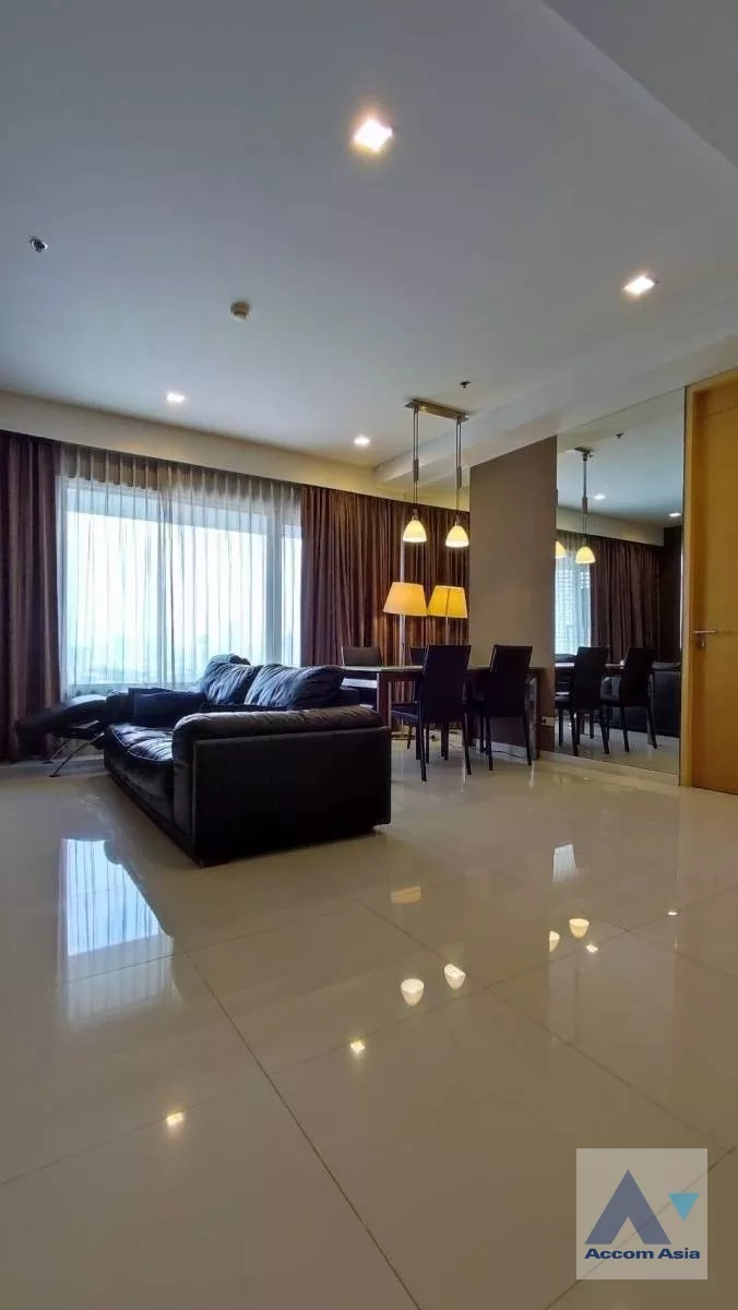  2 Bedrooms  Condominium For Rent in Sathorn, Bangkok  near MRT Khlong Toei (1521372)