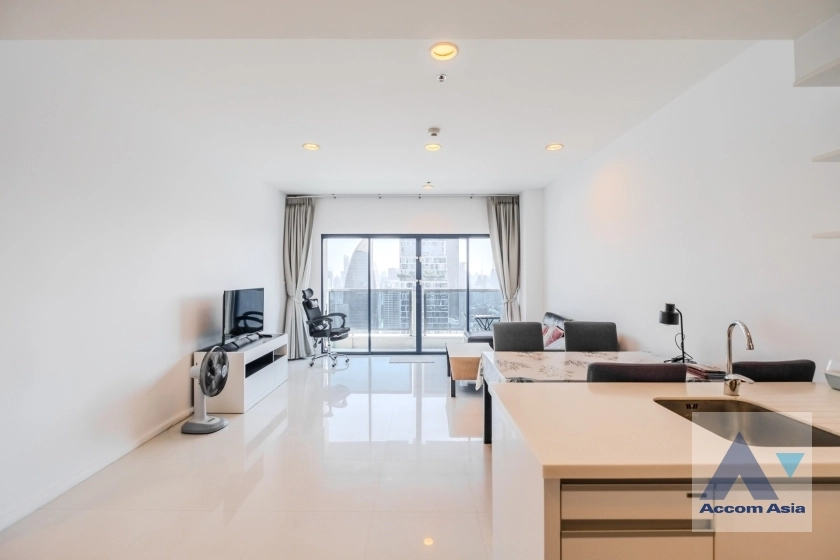  2 Bedrooms  Condominium For Rent in Ploenchit, Bangkok  near BTS Chitlom (1521387)