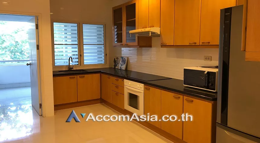  3 Bedrooms  Apartment For Rent in Sukhumvit, Bangkok  near BTS Thong Lo (1421394)