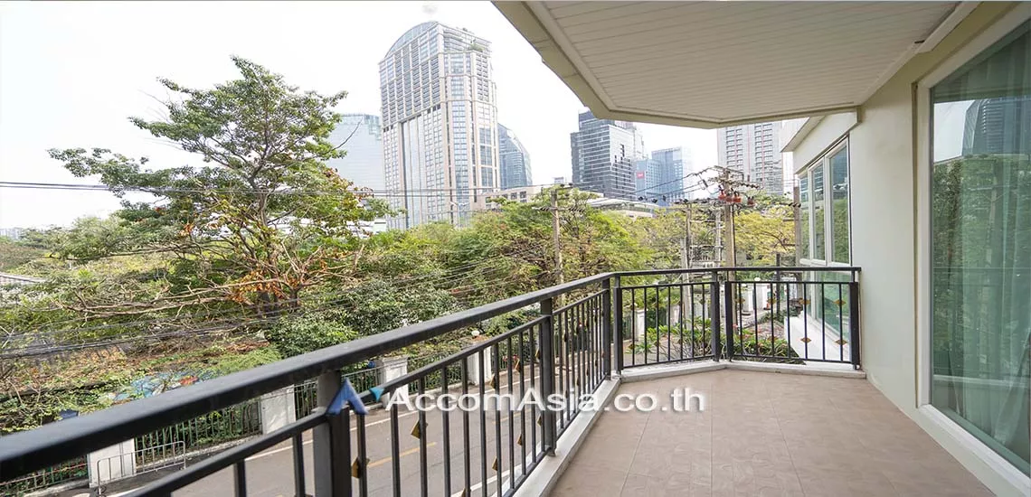  3 Bedrooms  Condominium For Rent in Sukhumvit, Bangkok  near BTS Phrom Phong (1521517)