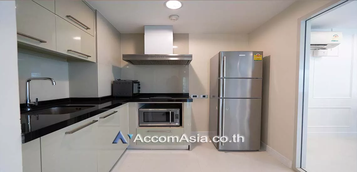  3 Bedrooms  Condominium For Rent in Sukhumvit, Bangkok  near BTS Phrom Phong (1521517)