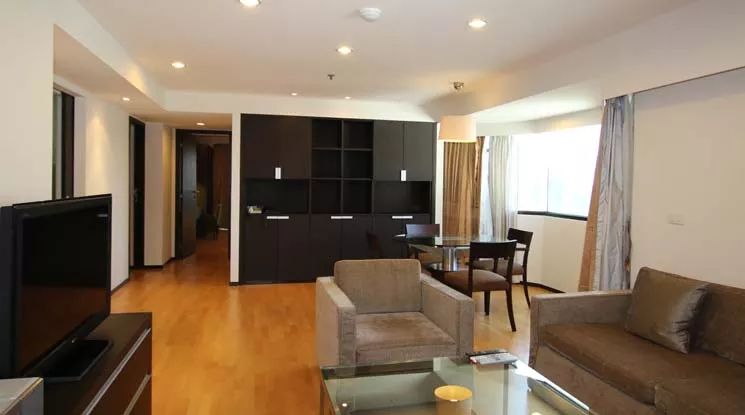  2 Bedrooms  Condominium For Rent in Sukhumvit, Bangkok  near BTS Phrom Phong (1521530)