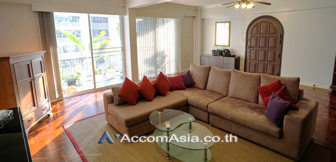  3 Bedrooms  Condominium For Rent in Sukhumvit, Bangkok  near BTS Phrom Phong (1521560)