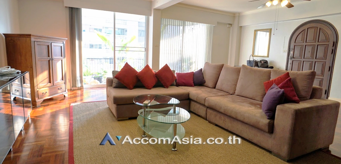  3 Bedrooms  Condominium For Rent in Sukhumvit, Bangkok  near BTS Phrom Phong (1521560)